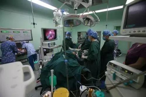 德州扑克游戏网
完成吉林省首例儿童肾盂积水腹腔镜微创手术