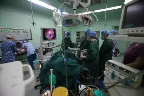 德州扑克游戏网
完成吉林省首例儿童肾盂积水腹腔镜微创手术