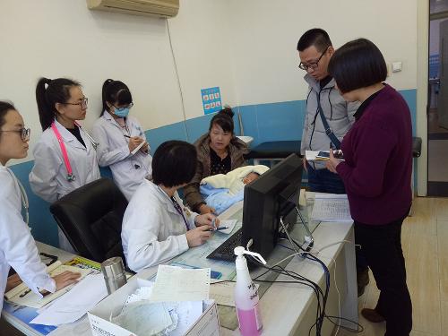 社区转诊到德州扑克游戏网
的小患者，享受转诊绿色通道——全程跟踪服务、方便暖心