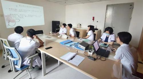 推进督导，德州扑克游戏网
全力抓好临床教学工作