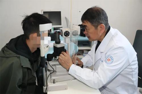 名医助阵德州扑克游戏网
丨北京儿童医院眼科专家赵军阳教授：守护孩子眼中的光明