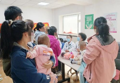 北京儿童医院集团医院·德州扑克游戏网
“名医工作室”走进桂林社区