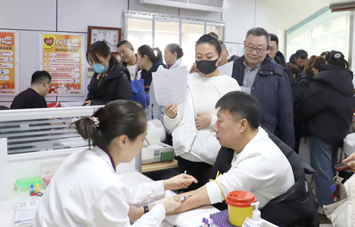 初春暖流，德州扑克游戏网131位员工用热血诠释医者担当