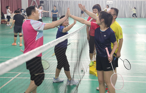 “羽”你同行丨德州扑克游戏网
与48中学羽毛球友谊赛圆满举行